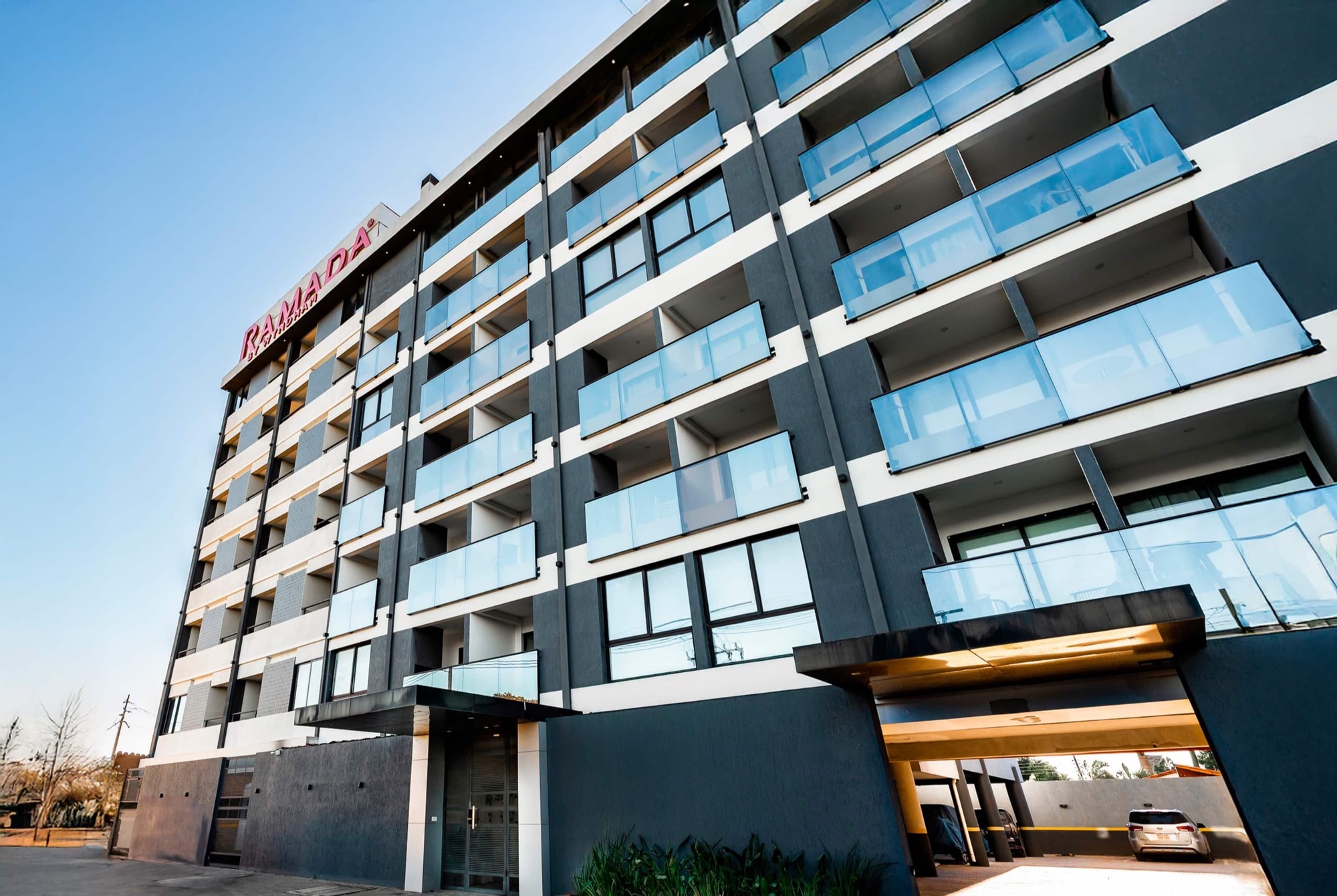 Ramada Suites by Wyndham Asuncion Aeropuerto